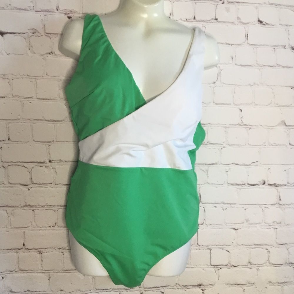 One Piece Swimsuit Size 3 +Sarong-beach Cover‎